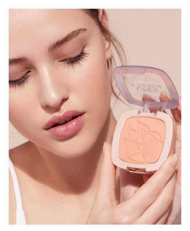 L’Oréal Paris Wake Up & Glow Life’s a Peach makeup