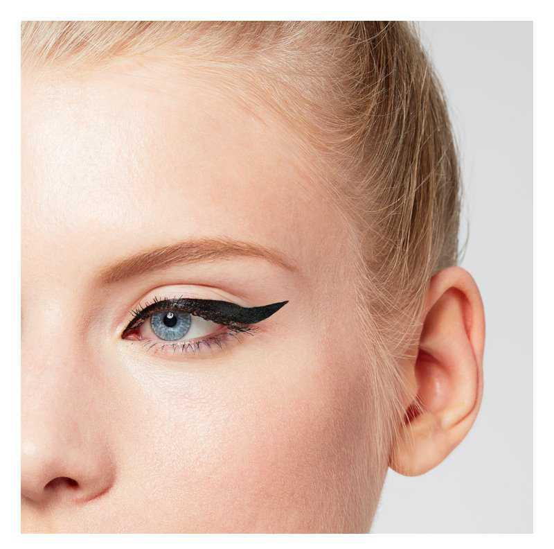 L’Oréal Paris Superliner Super Liner Flash Cat Eye makeup