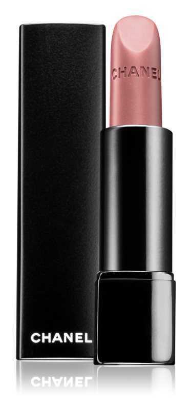 Chanel Rouge Allure Velvet Extreme makeup