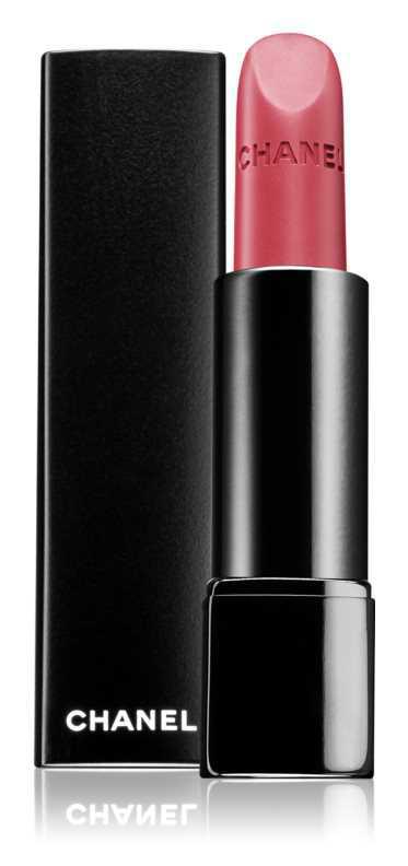 Chanel Rouge Allure Velvet Extreme makeup
