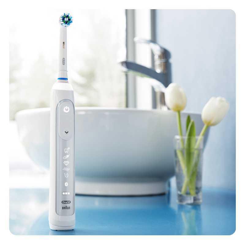Oral B Genius 10200W White electric brushes